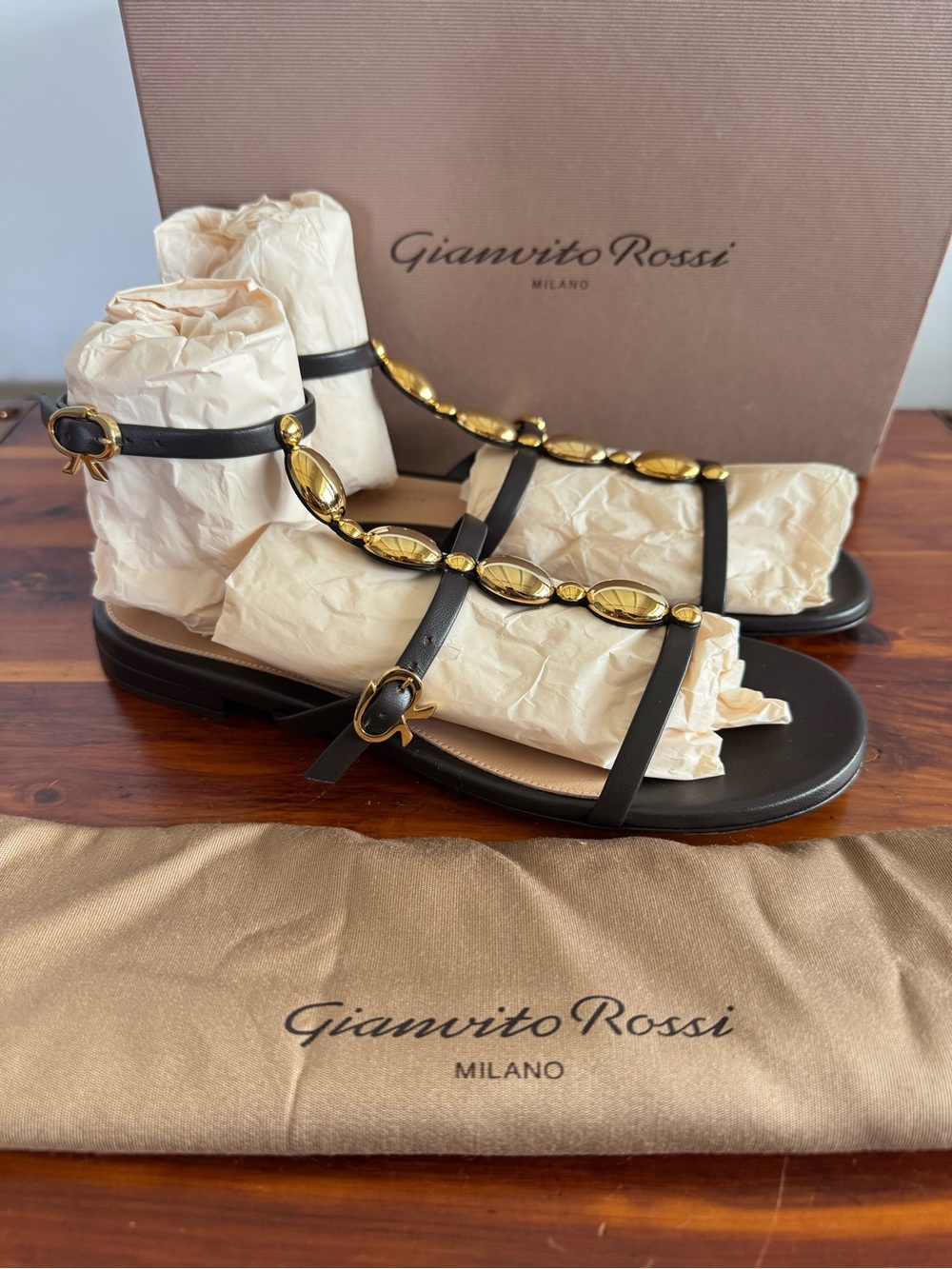 Gianvito Rossi Kalinda Flat Sandals 38 Black Nappa Gold Jewel T Strap Italy